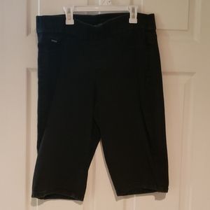 Nine West Pull on Black Bermuda Shorts size 12
